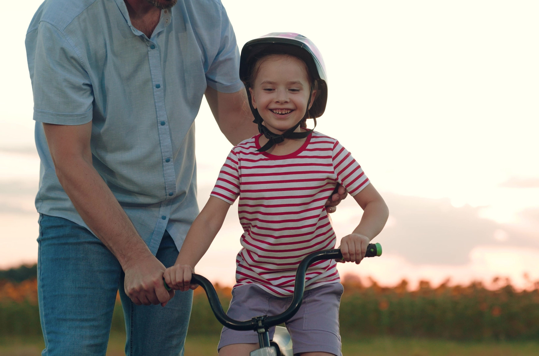 "Nisam emocionalno bila spremna na ovo" Mama podelila dirljivi momenat ćerkice i oca - ISTOPIĆETE se od miline (VIDEO)