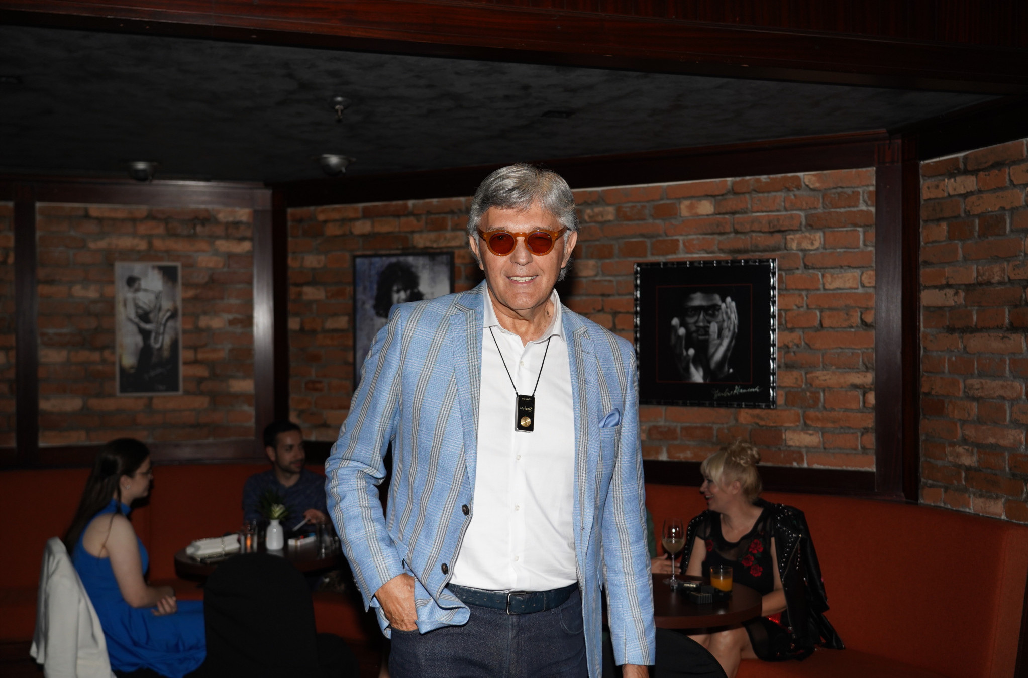 Preminuo pevač Mikan Kozomara! Vodio je poznatu emisiju dve decenije, a njegov veliki hit se i danas peva