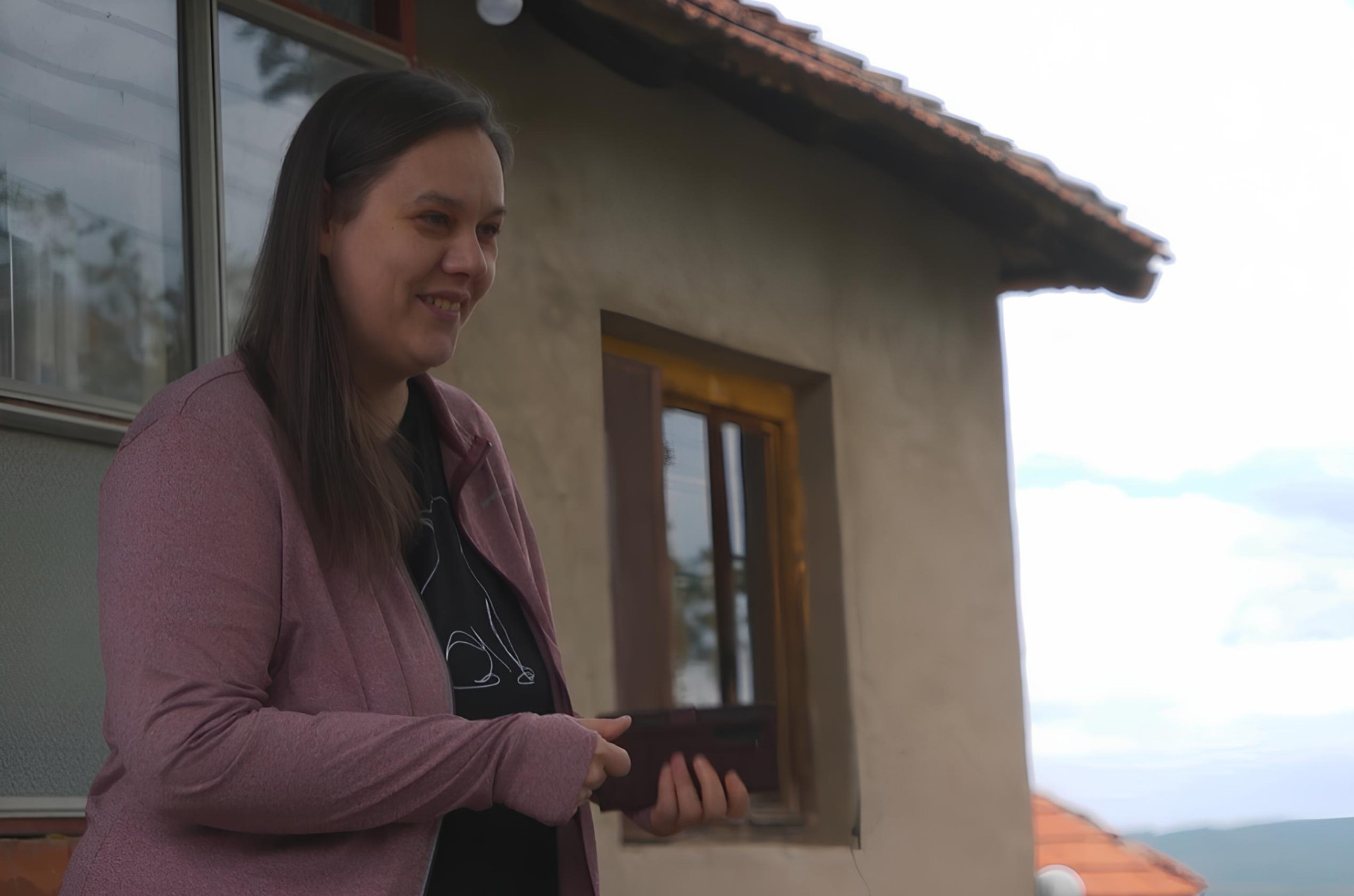 Radna akcija sa Tamarom - Sreda, 1. april - Samohrana majka i njen sin koji ima mnoge zdravstvene izazove napokon dobijaju pravi krov nad glavom