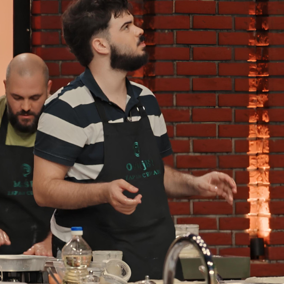 „JOJ CIMERU, TI HOĆEŠ DA JA ISPADNEM“ Sabotaža ili savet od srca? Šta dobacuju sa balkona?