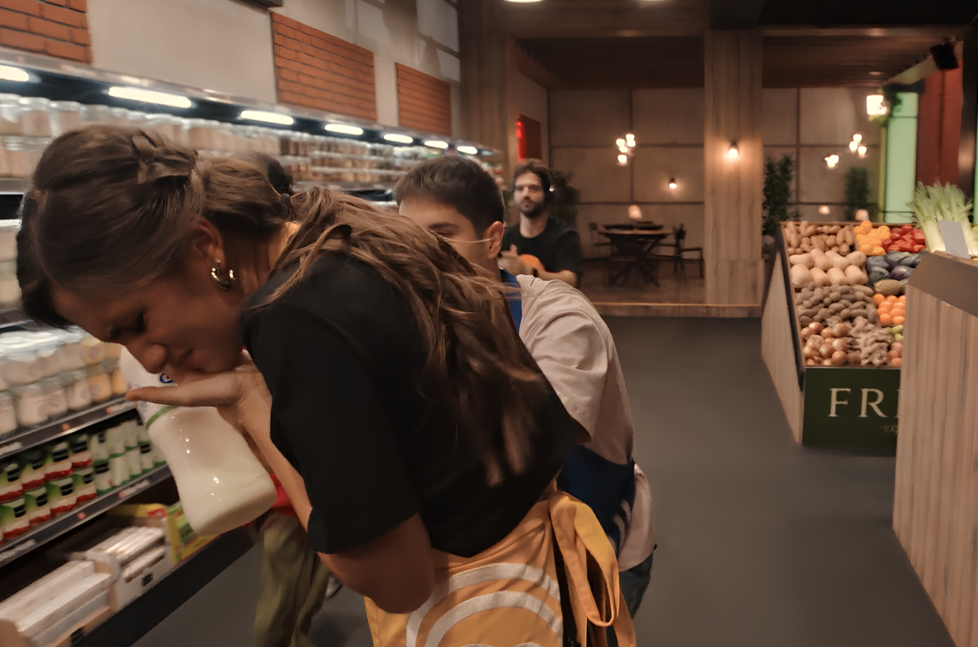 AU, KAKAV SUDAR! Jovana se držala za LICE! Trčali po namirnice pa uleteli u “mrtav ugao”