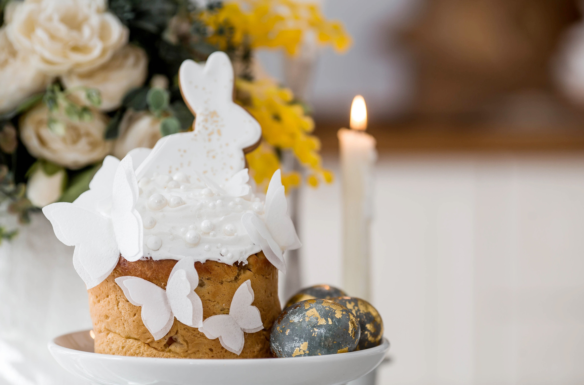 Vernici koji vreme računaju po gregorijanskom kalendaru danas proslavljaju Uskrs