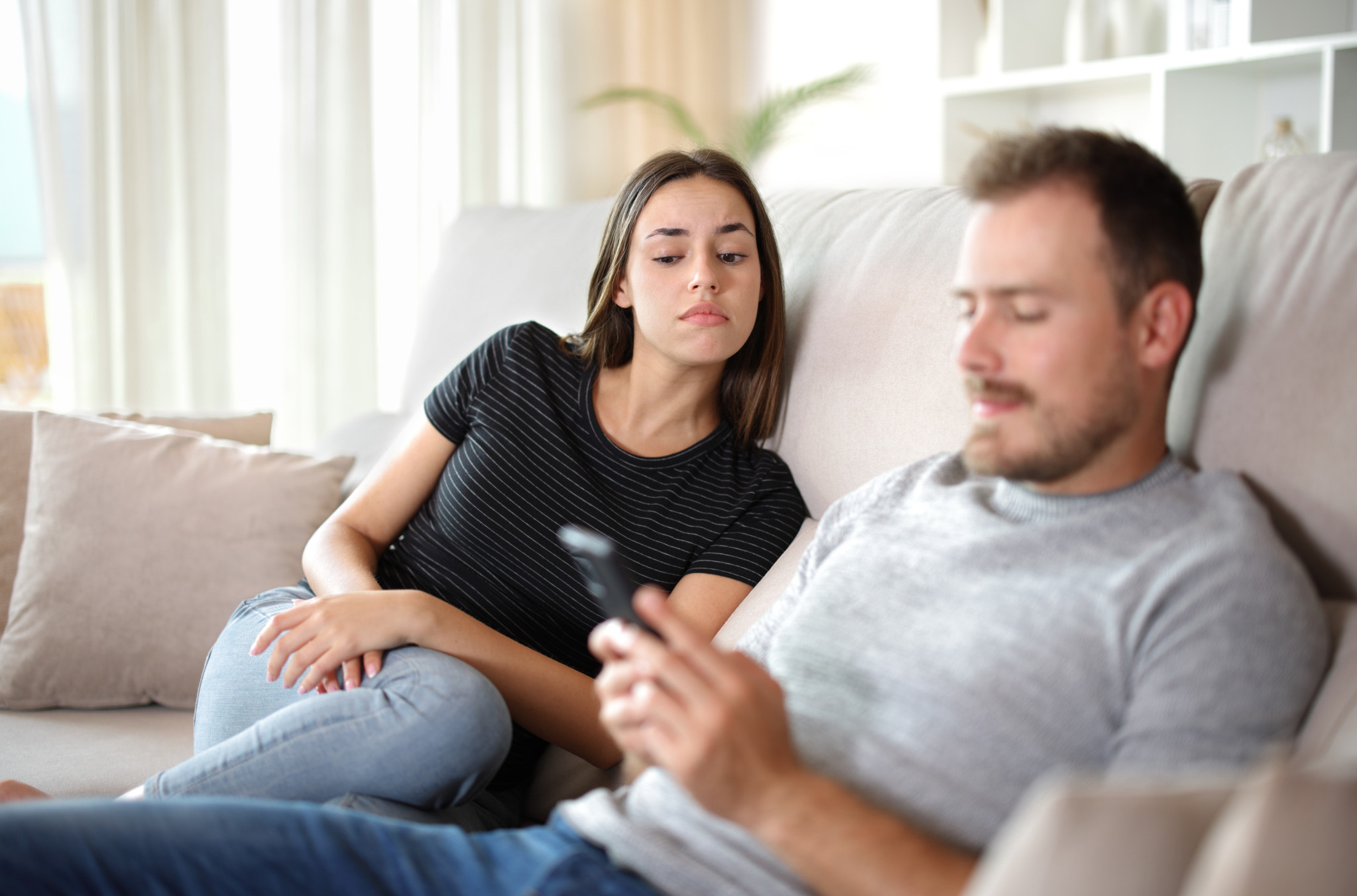 DNEVNI HOROSKOP ZA SREDU 8. APRIL: Jarčevi NERVOZNI, Vagama se GOMILAJU OBAVEZE, Rakovi opterećeni partnerovom VERNOŠĆU