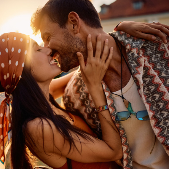 DNEVNI HOROSKOP ZA PETAK 10. APRIL: Ovnovi žele da MENJAJU stvari, Lavovi napreduju sa VOLJENOM OSOBOM, Ribe suzdržane