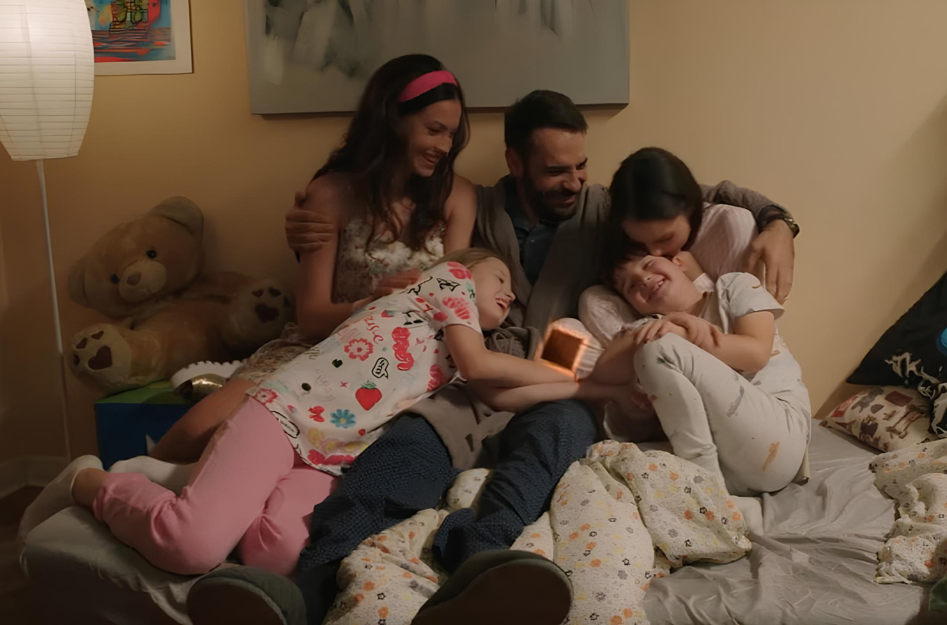 Dadilja sa sela - Sreda, 8. april - Mica otkriva da je trudna!