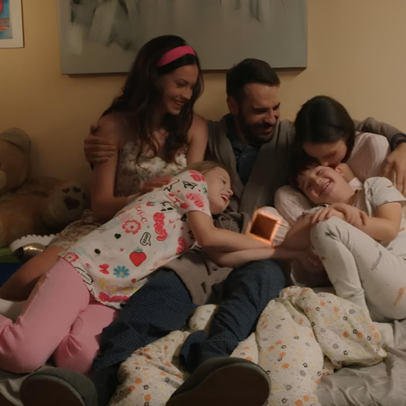 Dadilja sa sela - Sreda, 8. april - Mica otkriva da je trudna!