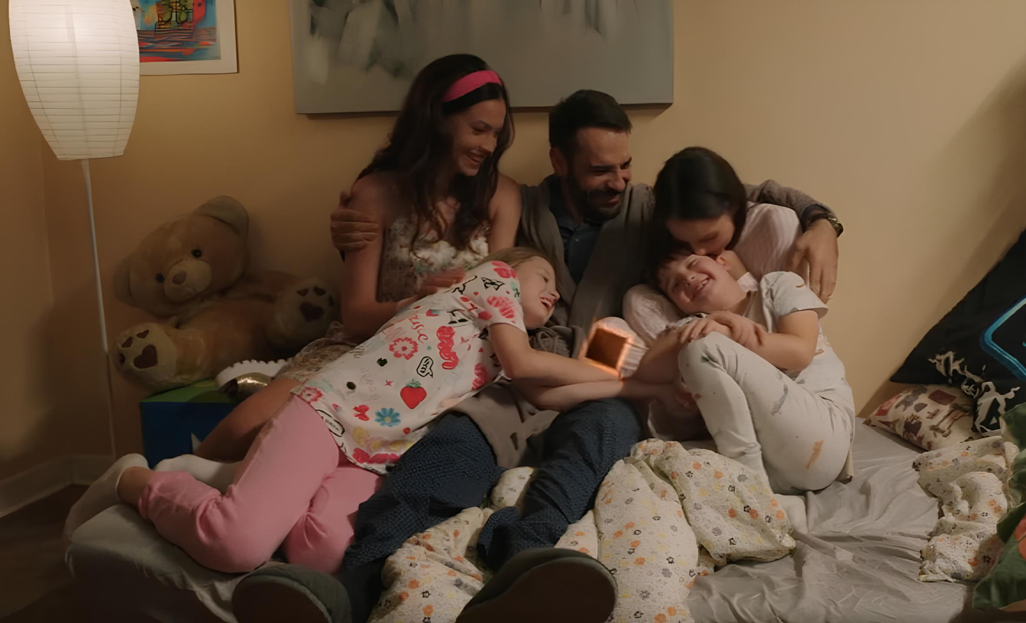 Dadilja sa sela - Sreda, 8. april - Mica otkriva da je trudna!