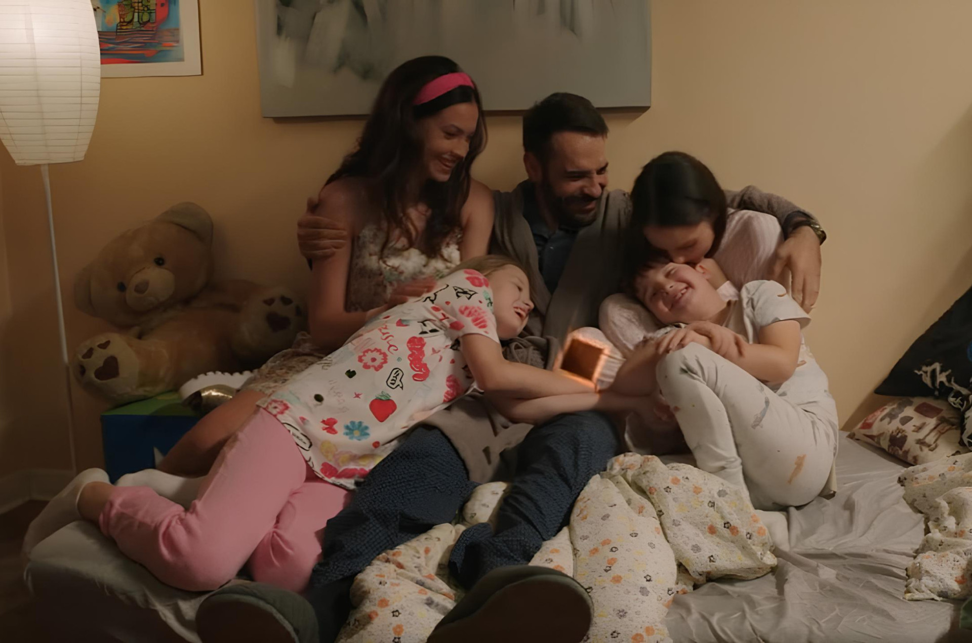 Dadilja sa sela - Sreda, 8. april - Mica otkriva da je trudna!