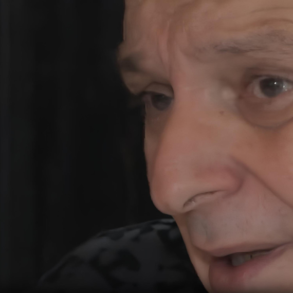 Pevač U POŽARU IZGUBIO SVE u jednom danu: IZGORELA MI JE KUĆA; Sve mi je izgorelo, NISAM IMAO CIPELE... (VIDEO)