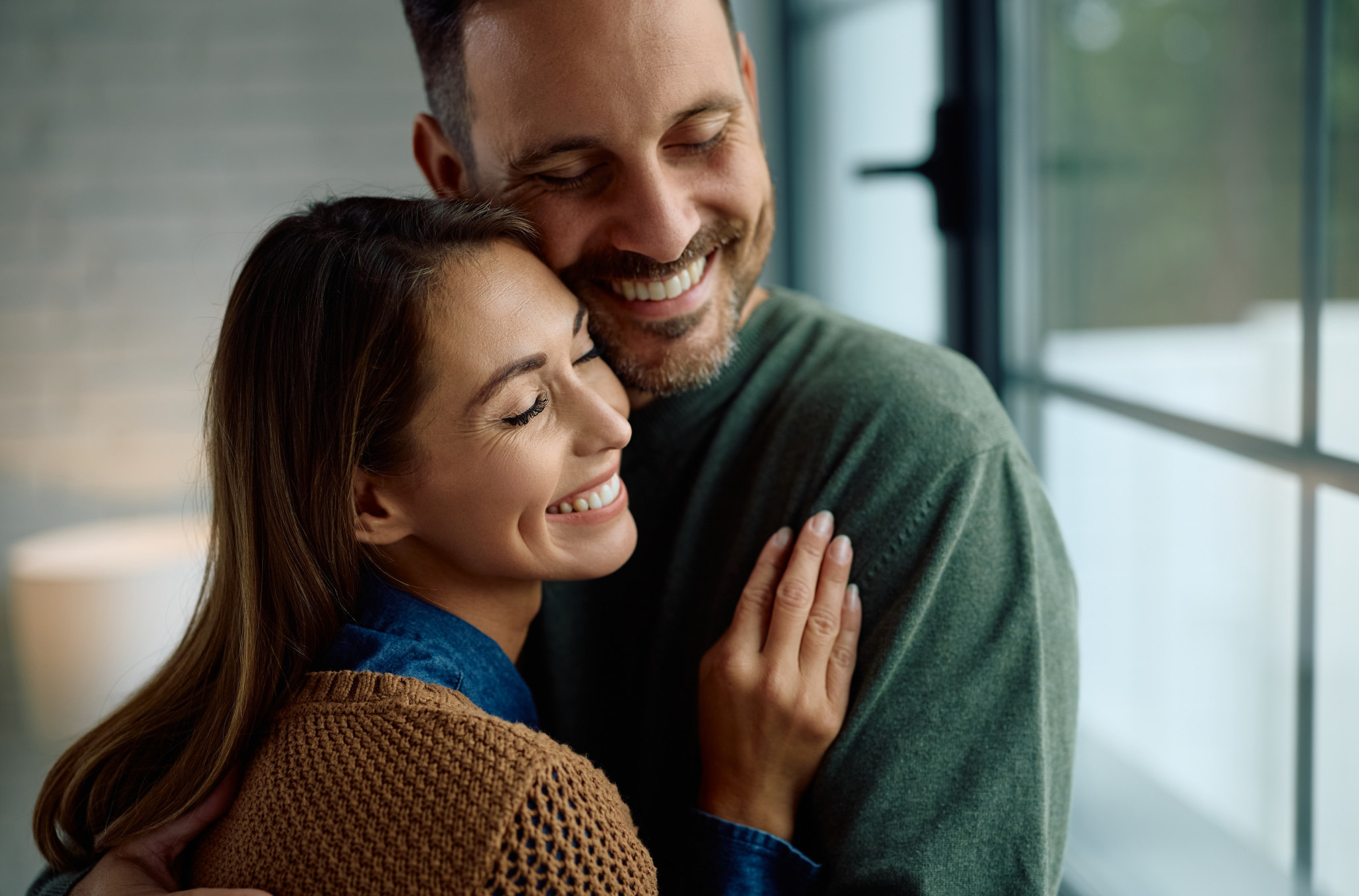 Čuveni psiholog Labkovski tvrdi da muškarci NE NAPUŠTAJU žene koje rade OVE 3 STVARI