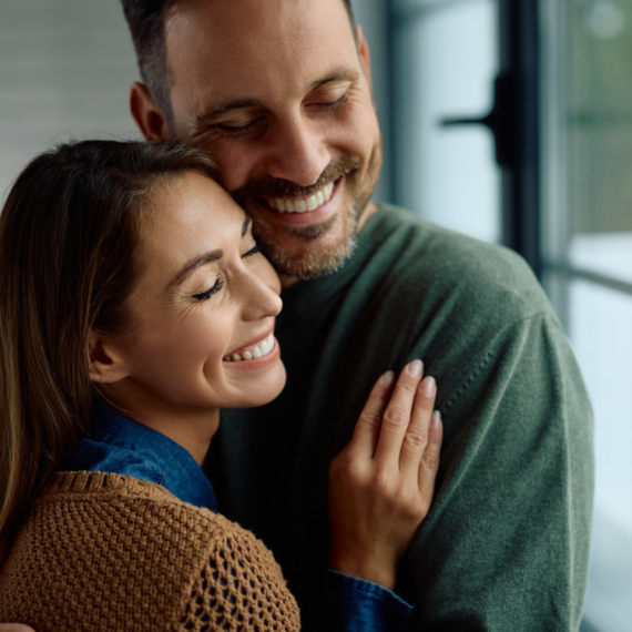 Čuveni psiholog Labkovski tvrdi da muškarci NE NAPUŠTAJU žene koje rade OVE 3 STVARI