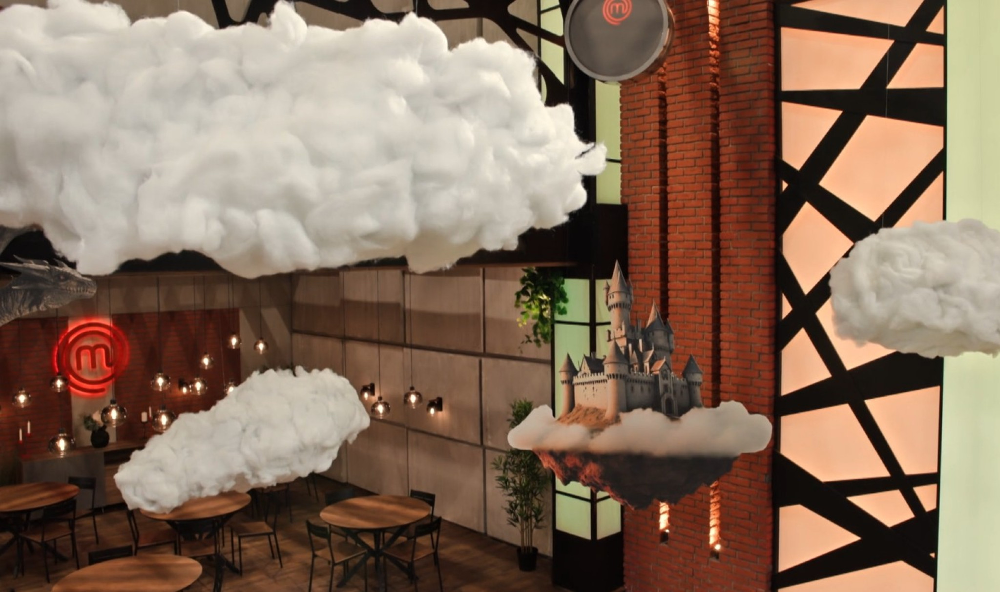 MasterChef Srbija - Petak, 10. april - Takmičari u čudu - dočekuje ih Čardak ni na nebu, ni na zemlji!