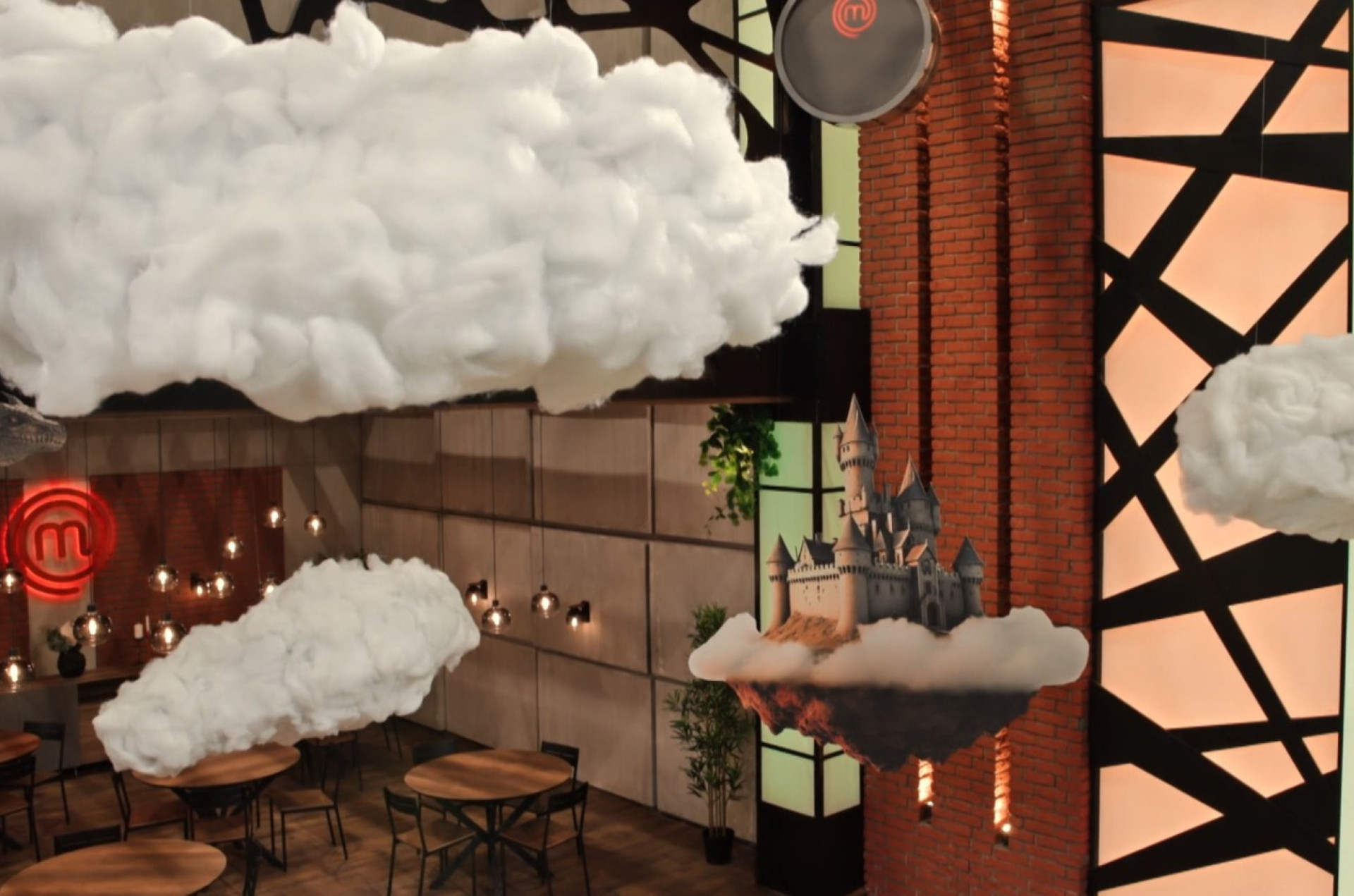 MasterChef Srbija - Petak, 10. april - Takmičari u čudu - dočekuje ih Čardak ni na nebu, ni na zemlji!