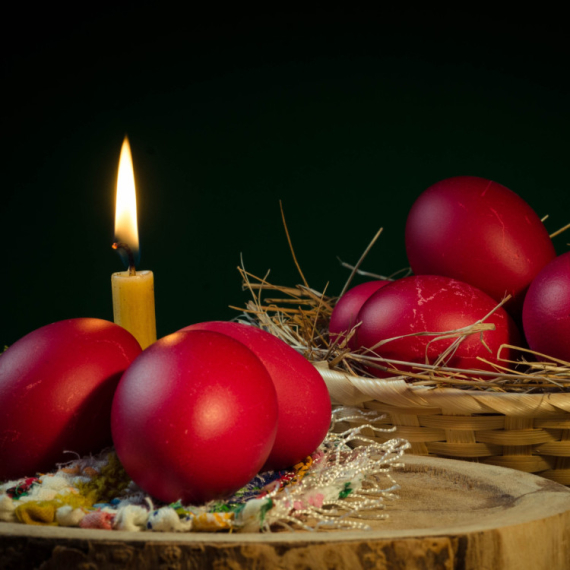 OBIČAJI ZA VELIKI PETAK! Zbog verovanja Srbi se nadaju da NEĆE PASTI KIŠA, a žene na OVO treba da obrate posebnu pažnju