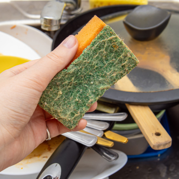 Da li predugo koristite kuhinjski sunđer? Evo kada je KRAJNJE VREME da uzmete novi