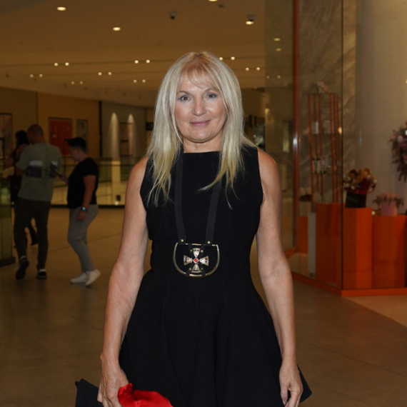 Dva puta je bila na Hristovom grobu i u Jerusalimu: Vesna de Vinča pokazala koju VREDNU STVAR je donela sa putovanja (FOTO)