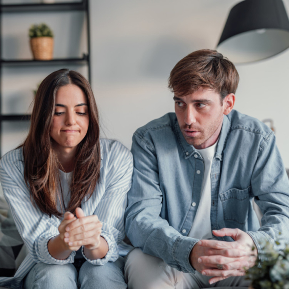 DNEVNI HOROSKOP ZA PONEDELJAK, 13. APRIL: Ribe previše ANALIZIRAJU odnos s voljenom osobom, Device TEŠKE ZA DOGOVOR