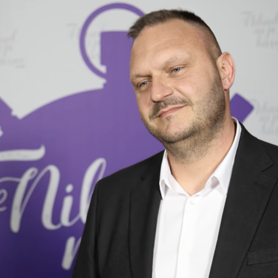 Dejan Petrović VOLI DA KUVA, ali priznaje i da u kuhinji IMA MANU koja njegovu suprugu NERVIRA