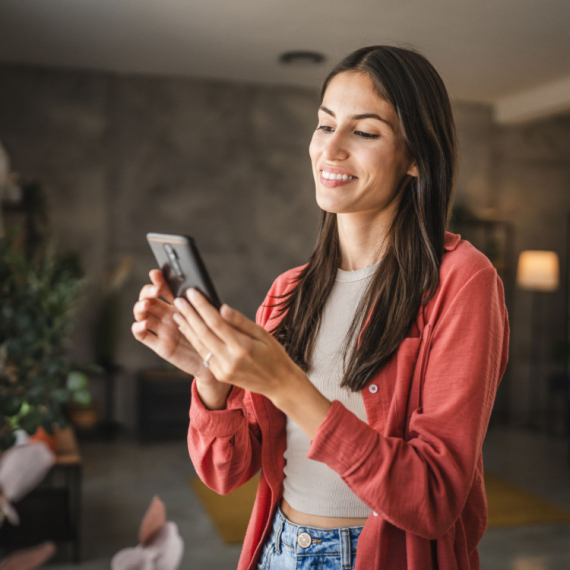 HOROSKOP ZA UTORAK, 14. APRIL: Lavovi bi mogli da ostvare kontakt preko društvenih mreža sa osobom koja ne živi blizu; Strelčeve nešto koči!