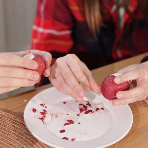 Koliko DUGO smete da čuvate JAJA nakon Vaskrsa? Evo kako ćete znati da li su i dalje BEZBEDNA ZA KORIŠĆENJE (VIDEO)
