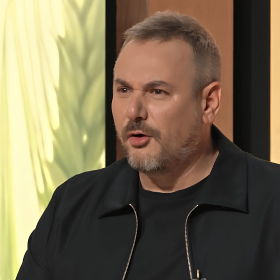 "Lele Negice, UTEPA ME" Poslužila čvarke i KIVI, pa KIKSNULA - Svi popadali od smeha, a Filipova reakcija je neprocenljiva!