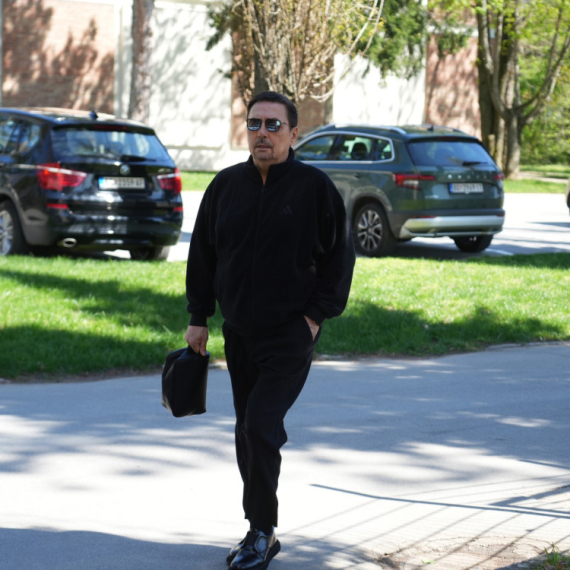 Kako vremenske prilike utiču na Kebu? Pevač sve objasnio u Sokratovom stilu VIDEO