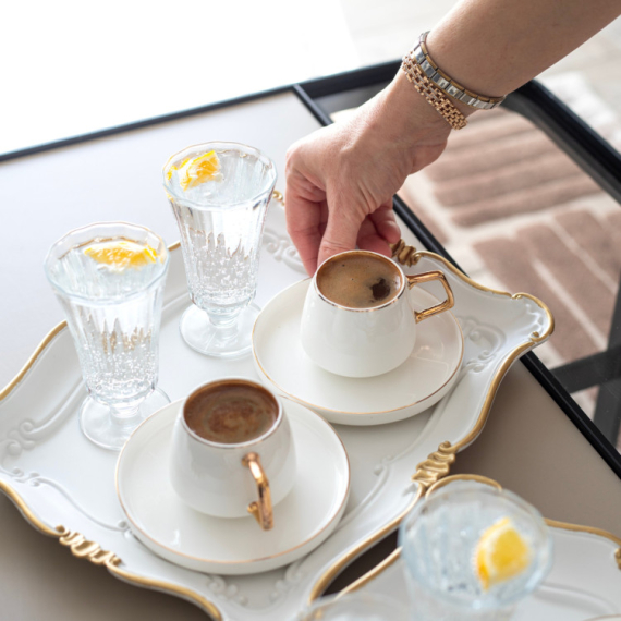 Horoskopski znakovi koji ne mogu da zamisle dan bez kafe: Jednima "pogonsko gorovio", drugima čist luksuz