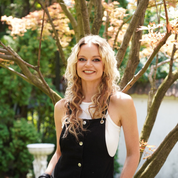 "NISAM MOGLA DA SPAVAM TRI, ČETIRI NOĆI ZBOG TOGA" Šta je to glumica Maja Mandžuka uradila zbog čega ju je toliko GRIZLA SAVEST?