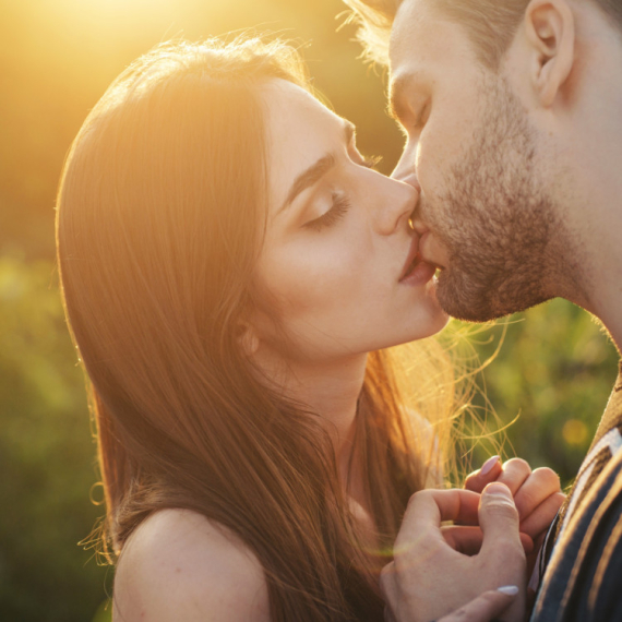 DNEVNI HOROSKOP ZA PONEDELJAK 20. APRIL: Ribe treba da se BACE U AKCIJU, Jarčevi izlaze iz PROBLEMA, Ovnovi spremni za OSVAJANJE voljene osobe