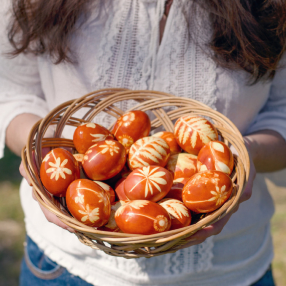 Pravoslavne vernike 2027. godine, ČEKA IZNENAĐENJE: Neki se raduju, drugi traže "DLAKU U JAJETU"