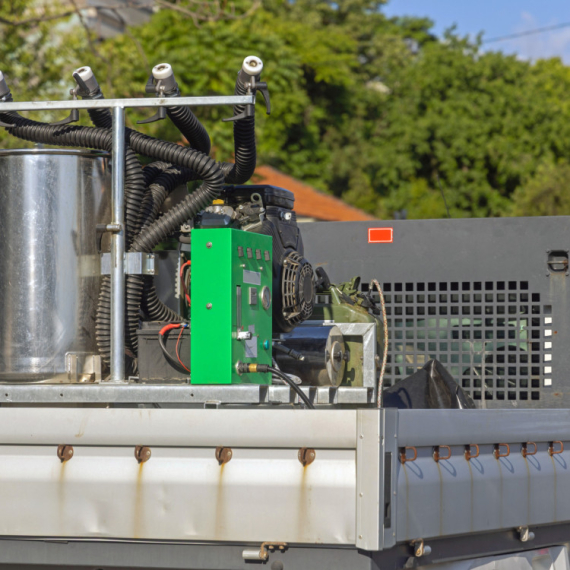 Počelo suzbijanje larvi komaraca na javnim površinama