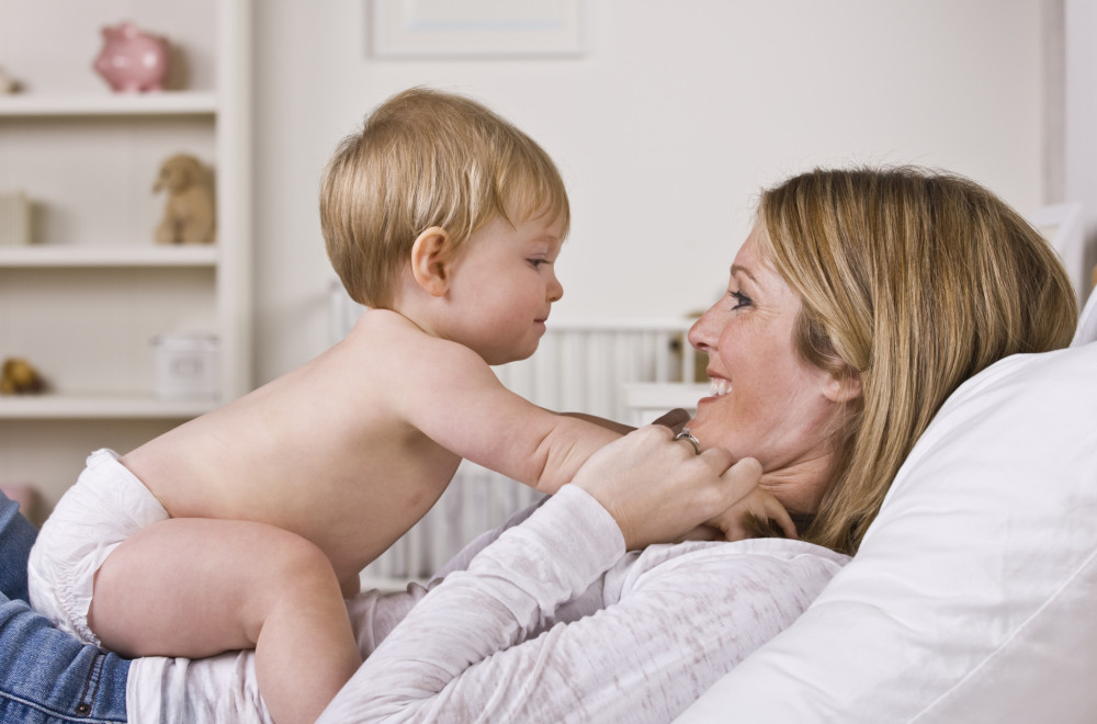 Deca koju rode mame starije od 40 godina imaju ove tri specifične prednosti u životu