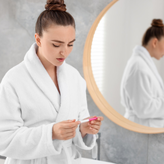 Kako unos vode može da utiče na rezultate testa na trudnoću?