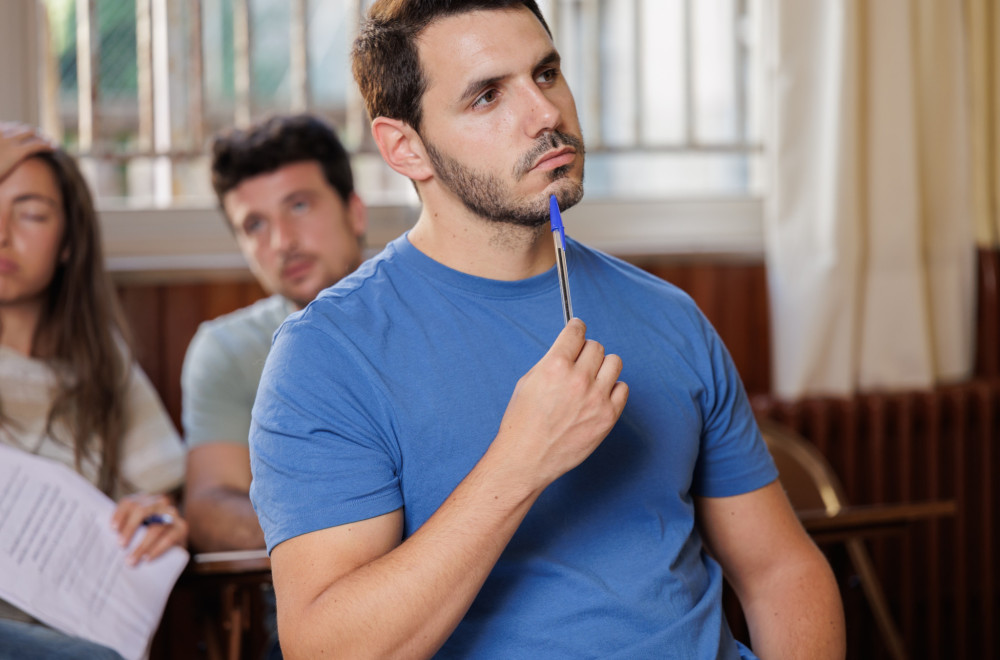 11 stvarnih znakova visoke inteligencije: Oni koji se najviše trude da deluju pametno, često ostavljaju suprotan utisak