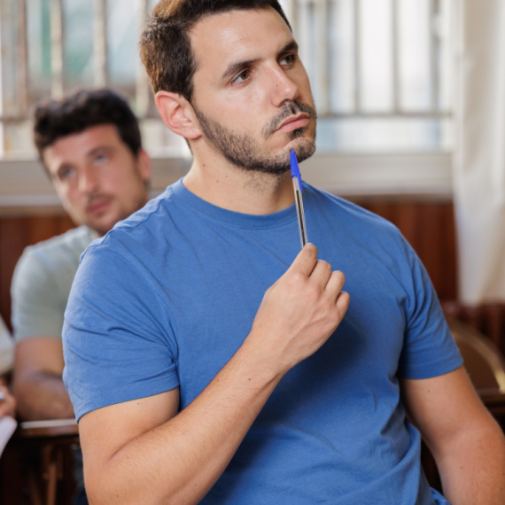 11 stvarnih znakova visoke inteligencije: Oni koji se najviše trude da deluju pametno, često ostavljaju suprotan utisak