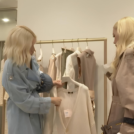 Sestre Bekvalac se "posvađale" u tržnom centru! Kristina raskrinkala Natašu, pa zavladao muk! (VIDEO)