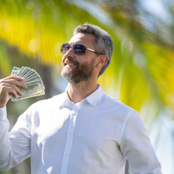 DNEVNI HOROSKOP ZA PONEDELJAK 27. APRIL: Vodolije završavaju sve obaveze, Vage NERVOZNE, Blizanci imaju mogućnost NOVČANOG PRILIVA