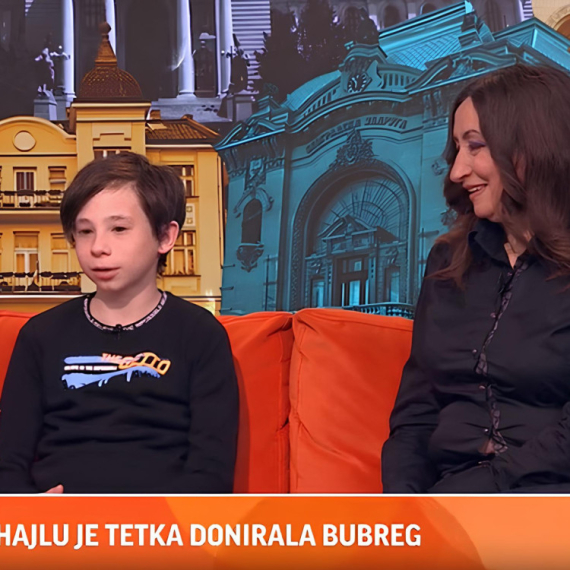 Šta biste sve uradili za svoje najbliže? Da li biste im dali deo sebe kako biste im spasili život? Mali Mihajlo i njegova tetka Milena imaju odgovor VIDEO