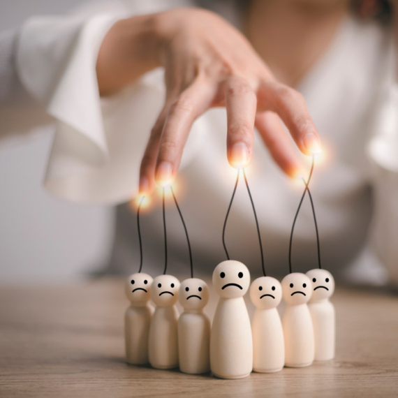 NAJVEĆI MANIPULATORI u horoskopu kriju se u ova ČETIRI ZNAKA! Dok jedan igra na kartu osećaja, drugi vrebaju pravi trenutak