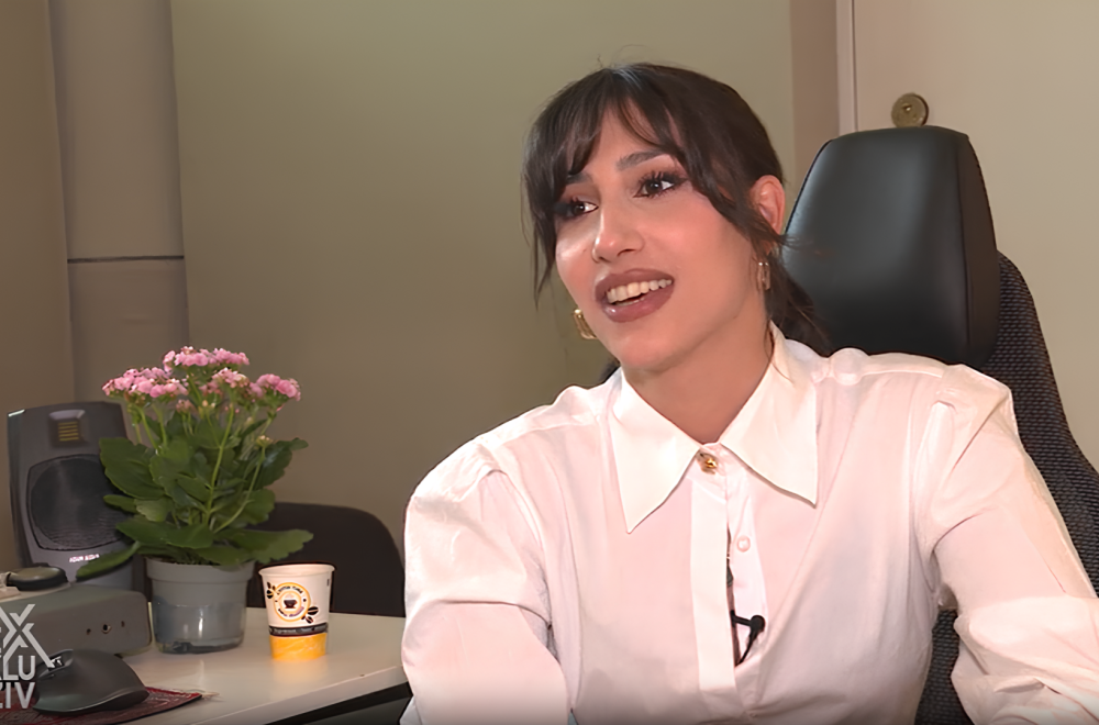 Anđelina otkriva ko se pojavljuje u njenom NOVOM SPOTU: Detalj koji je svima promakao (VIDEO)
