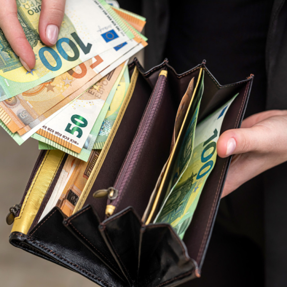 Boja novčanika PRIVLAČI NOVAC? Evo kako da utvrdite koja je idealna za vas!
