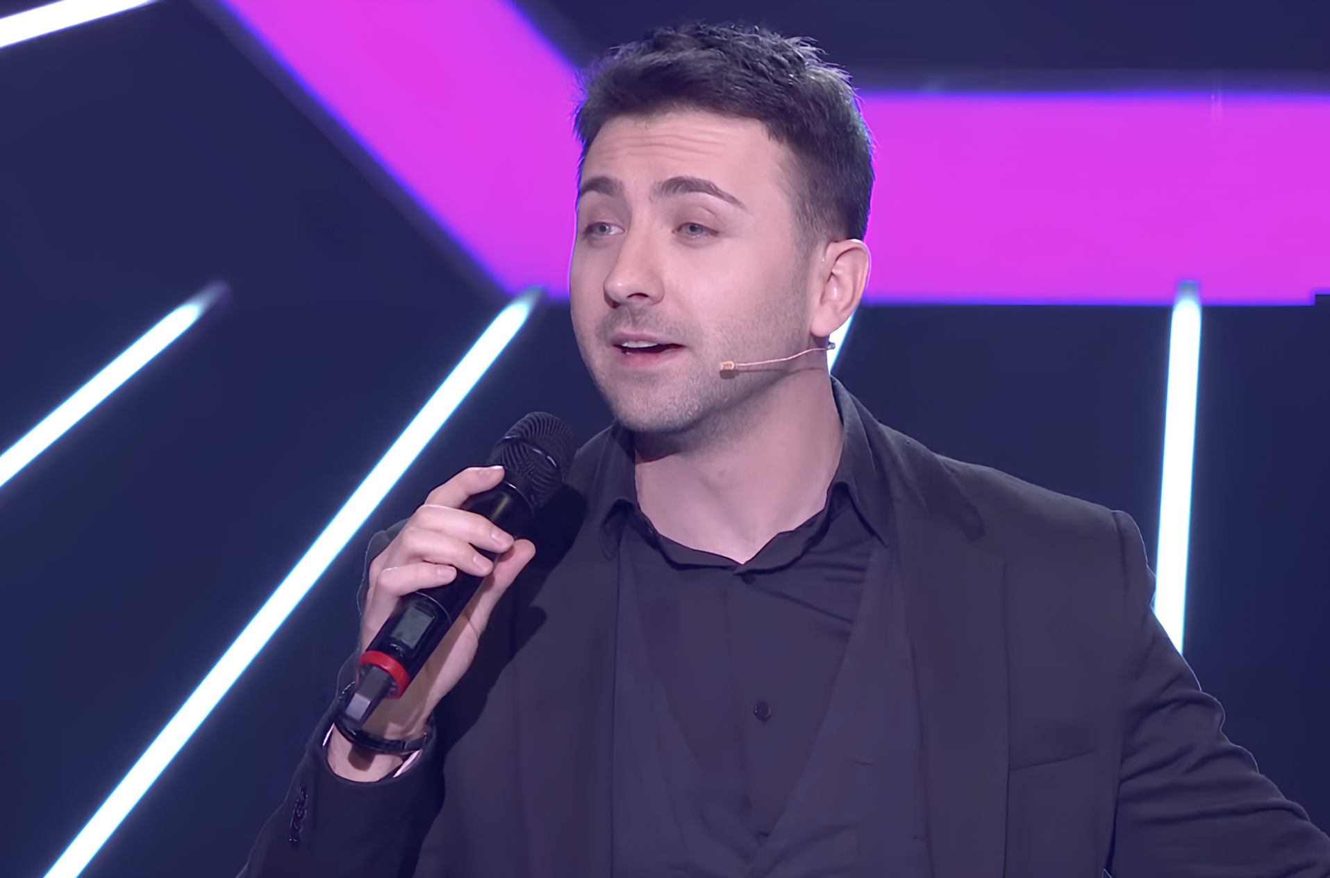 „Malo sam strožiji tata“: Stefan Petrušić o sinovima i privatnom životu