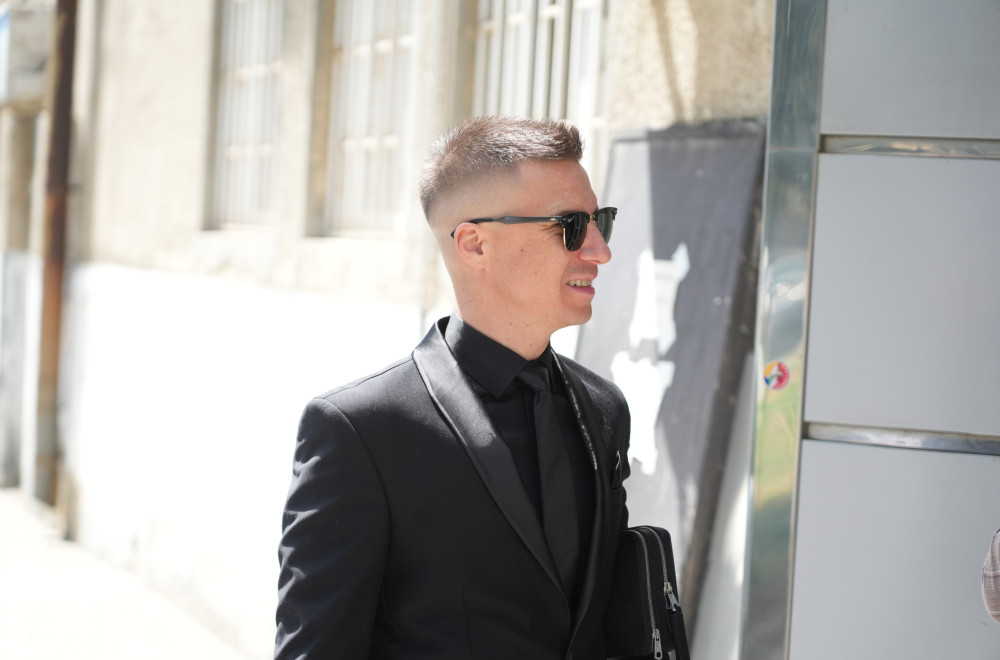 Milan Mitrović otkrio kako ga je osvojila supruga u jeku njegove popularnosti: „Zvao sam drugara da mu ispričam“ VIDEO