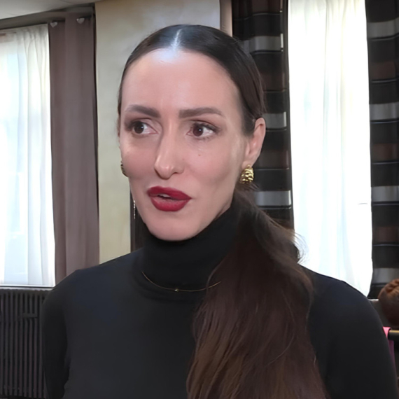 "Ta majčina ljubav ne može da se opiše" Pevačica Slađana Ivanišević iskreno progovorila o roditeljstvu