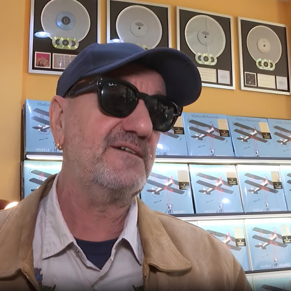 Nikad nećete pogoditi kome je Vlatko Stefanovski POSVETIO novu PESMU (VIDEO)