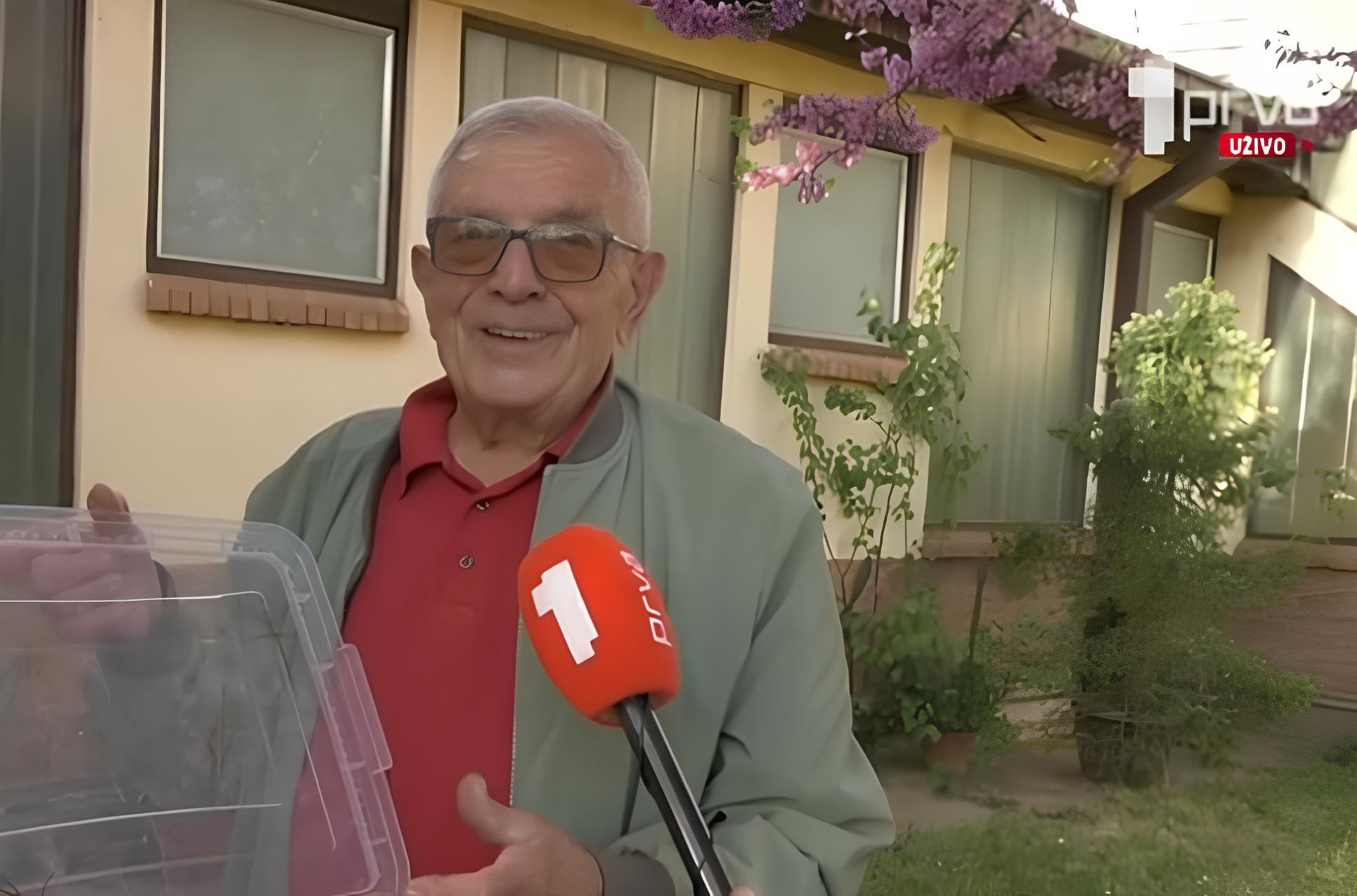 Nebojša gaji NAJNEOBIČNIJE četvoronožne KUĆNE LJUBIMCE i ima ih oko 300! Ne prave buku, ne grebu i ne ujedaju, a evo čime se hrane! (VIDEO)