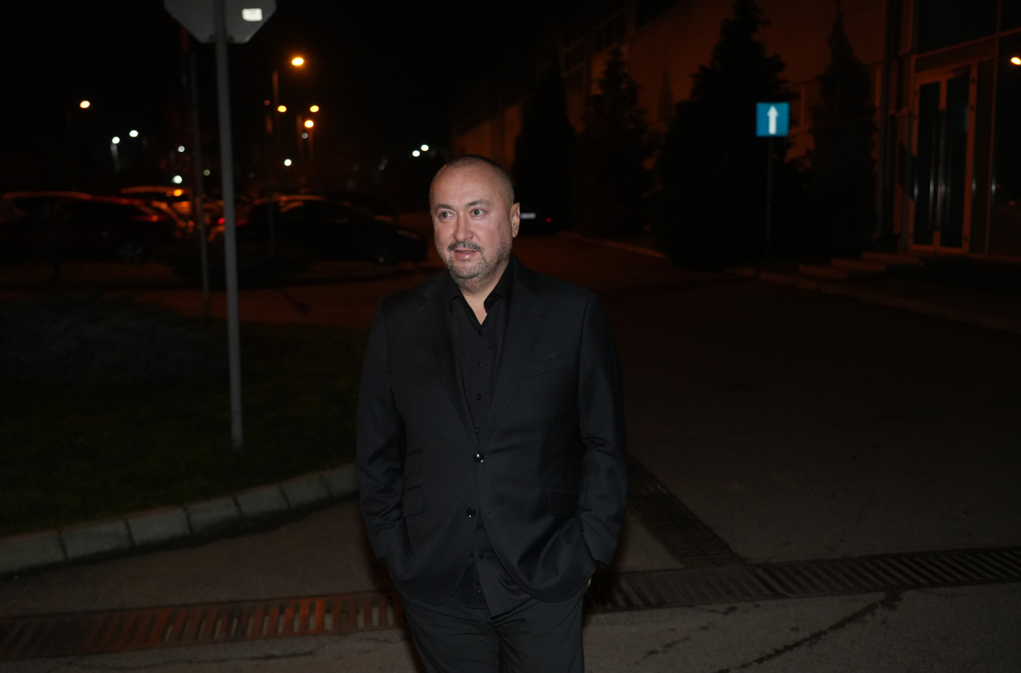 "Samo još GROM treba da me udari i sve sam završio u životu" Đanija je čovek UJEO na nastupu, a sada su poznati i SVI DETALJI (VIDEO)