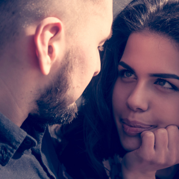 Tri znaka Zodijaka koji najviše IDEALIZUJU PARTNERA