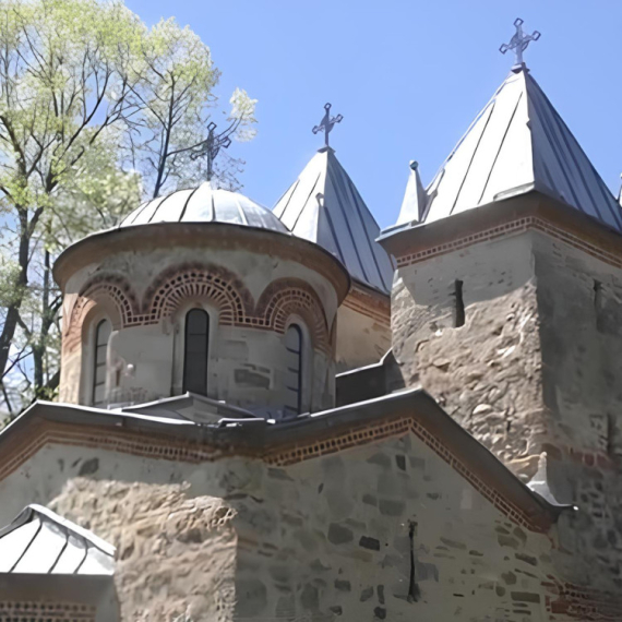 Znate li gde se nalazi SRPSKI NOTR-DAM? Ova crkva je po mnogo čemu JEDINSTVENA, ali jedna FRESKA se izdvaja (VIDEO)
