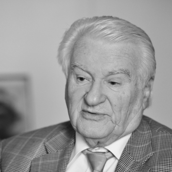 Preminuo Dragoljub Mićunović, jedan od osnivača moderne Demokratske stranke